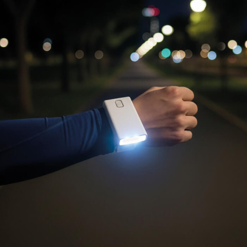LUZ DE MUÑECA CON AJUSTE AUTOMÁTICO